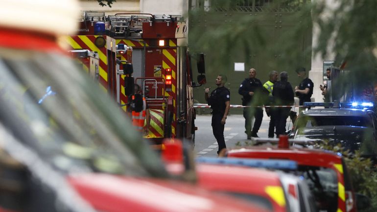 Paris : un automobiliste fonce sur la terrasse d'un café, un mort et six blessés