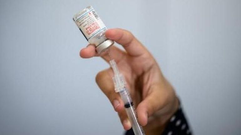 Comme pour Pfizer/BioNTech, l'Agence européenne des médicaments approuve une dose de rappel pour le vaccin Moderna