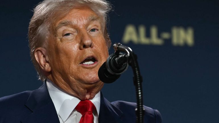 Droits de douane : Donald Trump évoque des chances à 