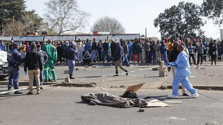 Violences en Afrique du Sud: l'armée déployée dans deux provinces