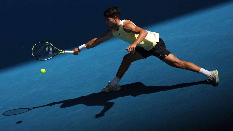 Australian Open : Carlos Alcaraz file en huitièmes de finale après l'abandon rapide de son adversaire