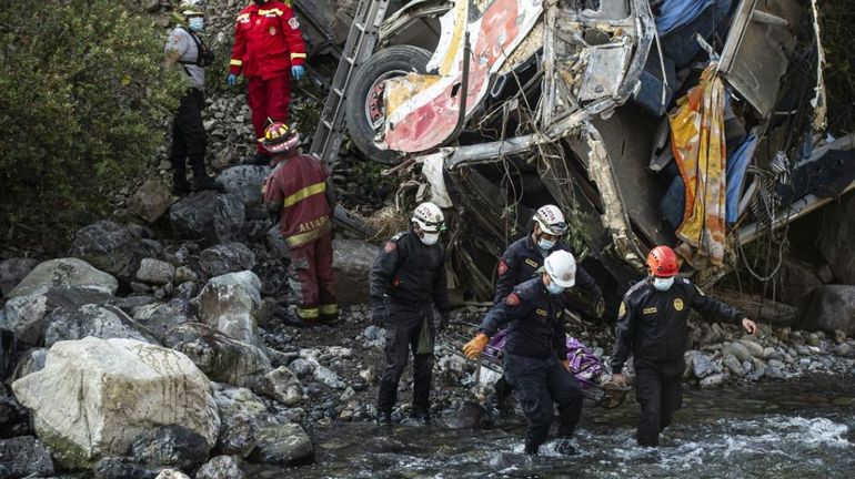 Pérou : au moins 32 morts dans un accident d'autocar