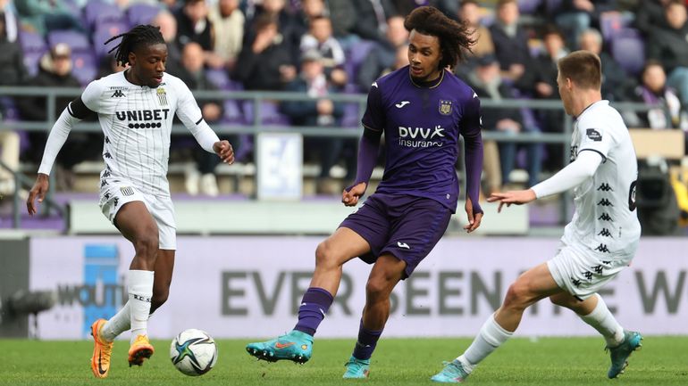 Anderlecht - Charleroi, un match "révélateur du niveau des deux équipes" pour Thomas Chatelle