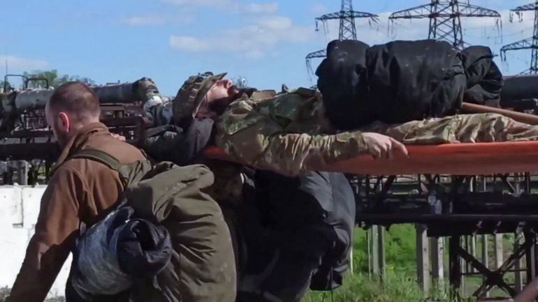 Guerre en Ukraine : les corps de combattants d'Azovstal restitués à l'Ukraine en échange de dépouilles de soldats russes