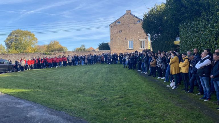 Décès de Margaux et Romain : à Braives, la foule rend hommage aux deux victimes du Rallye du Condroz