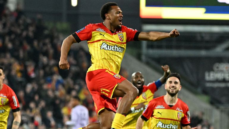 Deux buts et une passe décisive d’Openda permettent à Lens de l’emporter face à Monaco
