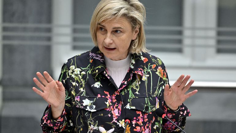 Elections anticipées au CD&V : Hilde Crevits appelle son parti à serrer les rangs