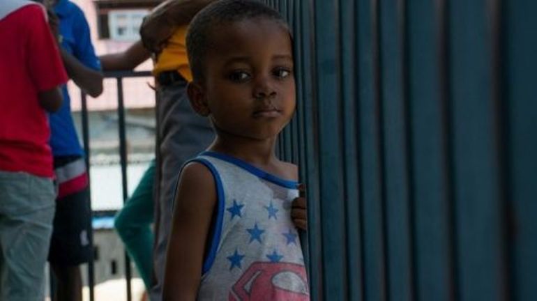 Environ 300.000 enfants ont été déplacés à cause des violences liées aux gangs en Haïti, s'alarme l'Unicef