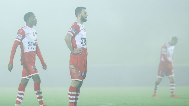 Les joueurs de Mouscron refusent de s’entraîner en attendant le paiement de leur salaire