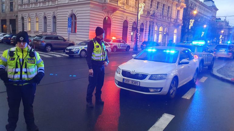 Une fusillade fait au moins 10 morts et plus de 30 blessés à Prague, l'assaillant a été 
