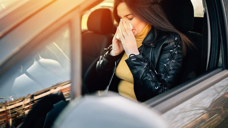 Le rhume des foins peut constituer un danger au volant