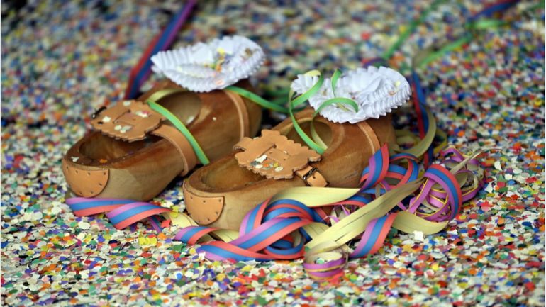 Carnaval de Binche: les enfants ravis du retour de la bataille de confettis en ce lundi gras