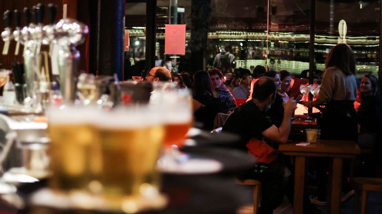 Bruxelles : le mouvement Balance Ton Bar reprend du service avec un nouveau témoignage d’une femme de 22 ans