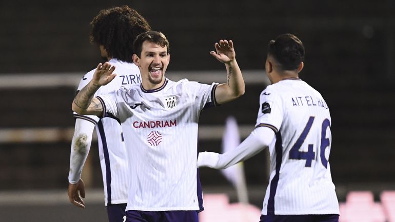 Pro League : Anderlecht s’offre un bouquet de buts sur la pelouse d’un Beerschot au fond du trou (0-7)