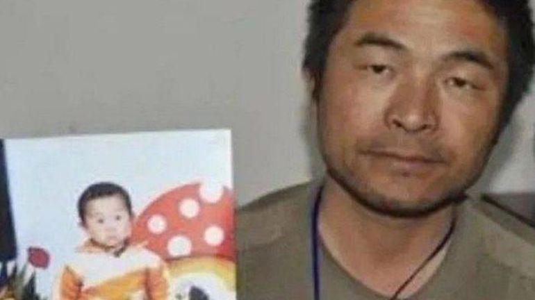 Après avoir parcouru 500.000 kilomètres à sa recherche, un père retrouve son fils enlevé 24 ans auparavant