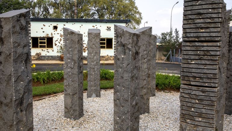 Le Camp Kigali désormais propriété du Rwanda pour 1¬ symbolique : le lieu à la mémoire des dix para-commandos assassinés sera-t-il conservé ?