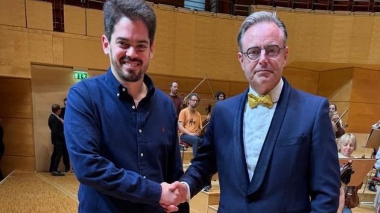 Après la polémique, Bart De Wever décide d'aller en Allemagne pour assister au concert de Lahav Shani