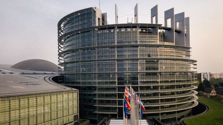 Les eurodéputés approuvent de nouvelles règles pour protéger les journalistes et militants contre les procédures judiciaires abusives