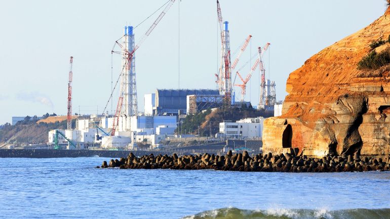 Japon : de la corrosion trouvée à l'intérieur de réservoirs d'eau radioactive de la centrale de Fukushima