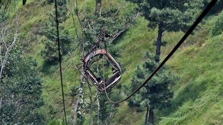 Téléphérique défectueux au Pakistan: le propriétaire et le gérant arrêtés