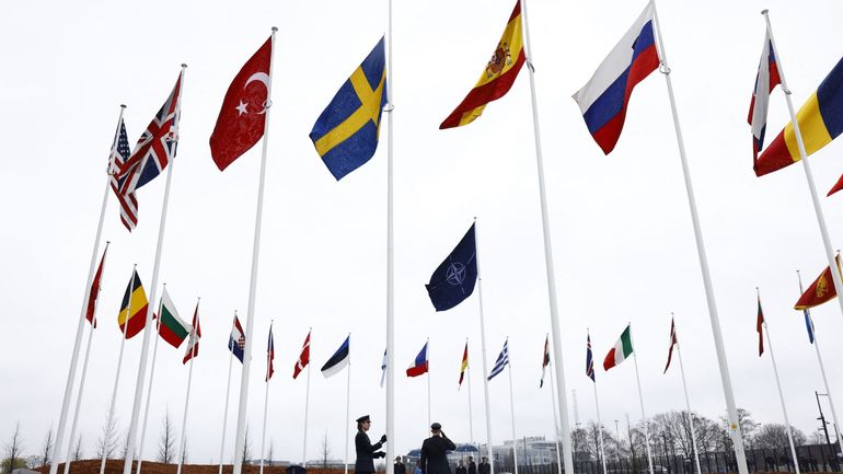 OTAN : le drapeau de la Suède hissé au siège de l'organisation transatlantique et à travers l'Alliance