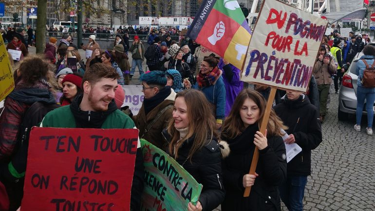 Bruxelles : une marche pour décrier les violences de genre, qui touchent aussi les enfants