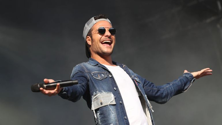 Francofolies de Spa : après les polémiques, le concert d'Amir s'est déroulé presque sans encombre
