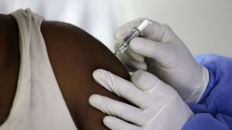 Bientôt un vaccin pour le virus Nipah ? L'université d'Oxford lance les premiers essais sur l'homme