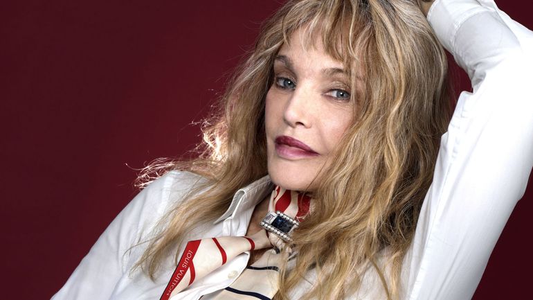 Arielle Dombasle dévoile son train de vie élevé - RTBF Actus