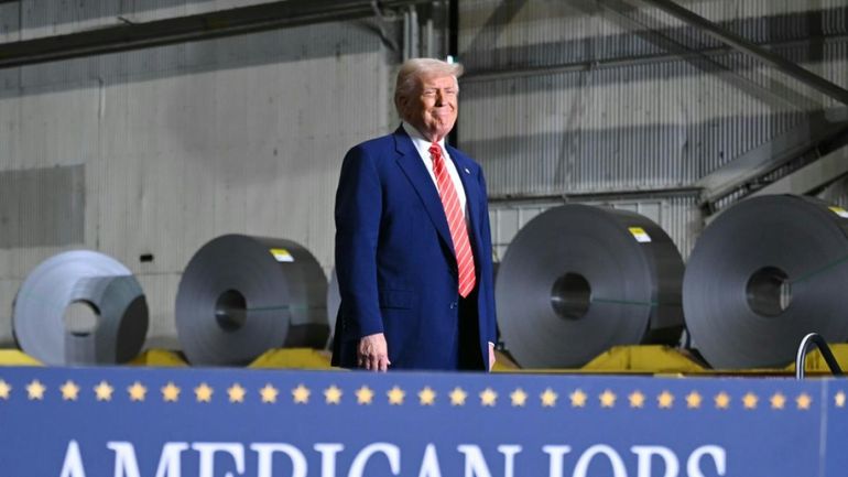 Trump a annoncé que la surtaxe sur l'acier et l'aluminium passerait mercredi prochain à 50%