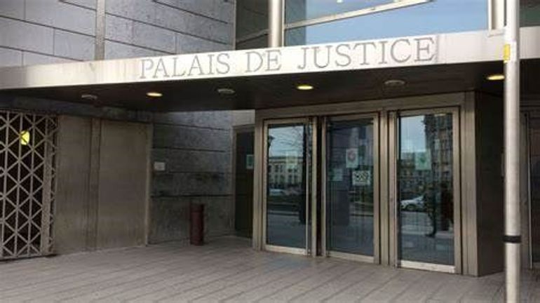 Cinq policiers condamnés au tribunal correctionnel de Liège après une scène de coups injustifiés