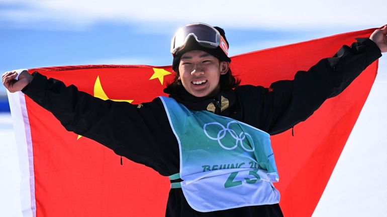 JO Pékin 2022 : Su, acteur à 8 ans, champion olympique de snowboard big air à 17 ans