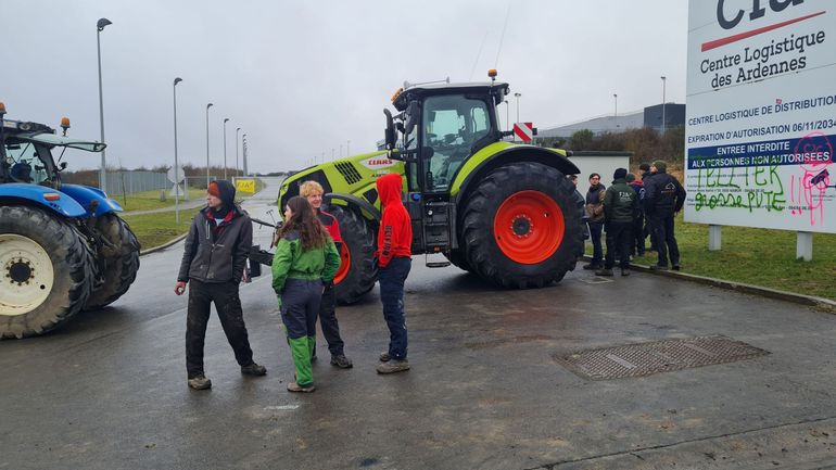 Mobilisation des agriculteurs : le blocage du centre de distribution Aldi à Turnhout devrait prendre fin ce dimanche midi 