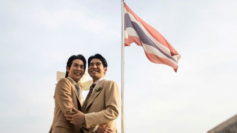 Une première pour l' Asie du Sud-Est, la Thaïlande célèbre ses premiers mariages LGBT+