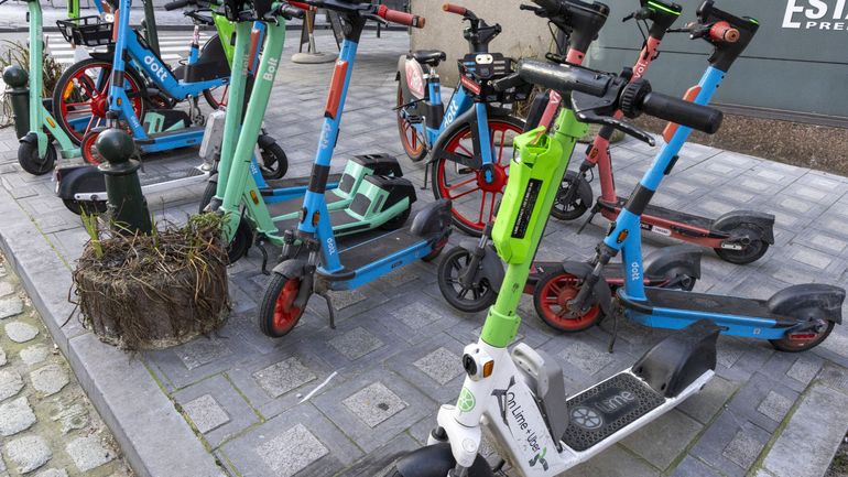 Saint-Josse-ten-Noode : une femme circulant en trottinette dans un état critique après un accident