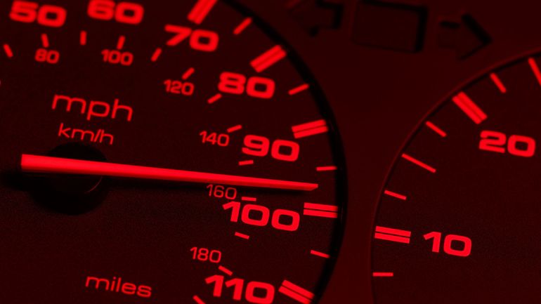 Rapport des experts sur le pouvoir d'achat: limiter notre vitesse à 100km/h, plus sûr, plus écologique et plus économique, on l'avait testé