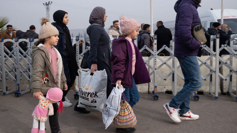 Quelque 7600 Syriens sont rentrés en Syrie par la frontière turque en 5 jours après la chute d'Assad