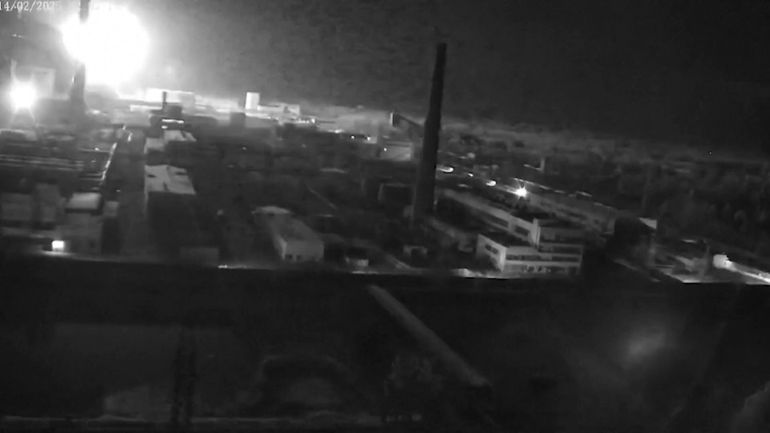 Guerre en Ukraine : Zelensky accuse la Russie d'avoir frappé l'arche de Tchernobyl avec un drone