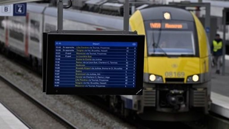 Une carte pour voyager moins cher en heures creuses, la nouvelle offre de la SNCB