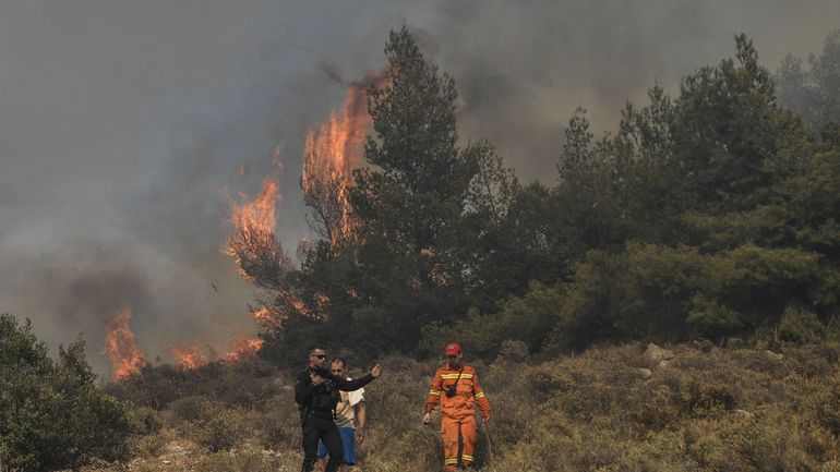 La Grèce frappée par près de cent feux de forêts durant le week-end
