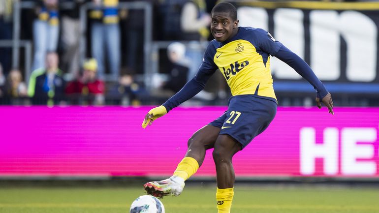 Sadiki taquine Vanhoutte, auteur de son premier but cette saison : 