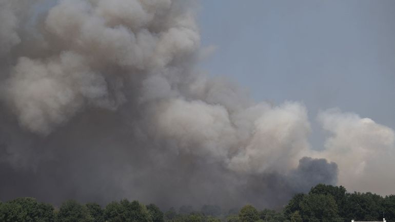 Incendies en France : début d'accalmie, avec la fin de canicule et l'arrivée de la pluie