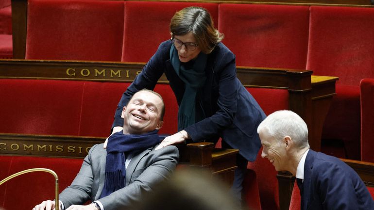 Réforme des retraites en France : les débats à l'Assemblée nationale s'achèvent dans la confusion