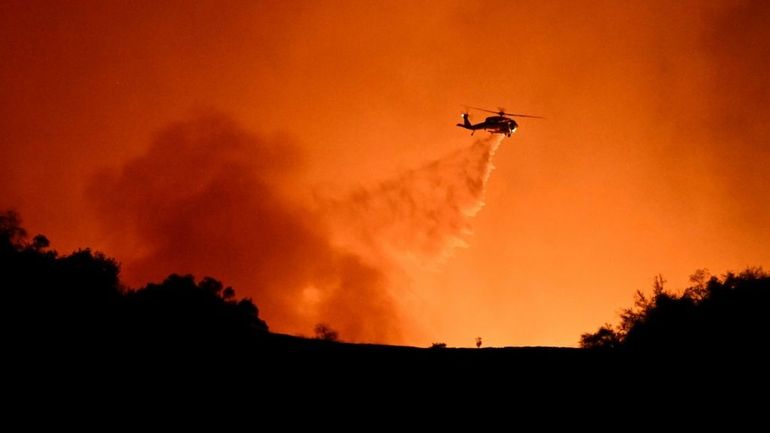 Feux de forêt : un logement historique du Grand Canyon ravagé par les  flammes - RTBF Actus