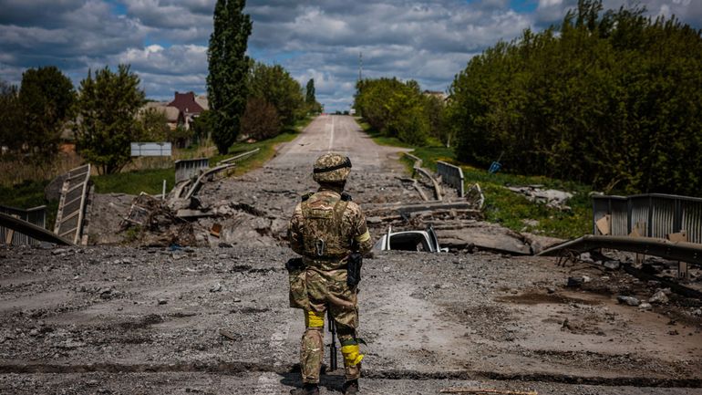 Guerre en Ukraine : sept blessés dans une frappe sur un centre culturel fraîchement reconstruit