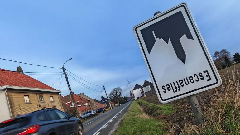 Pourquoi ces panneaux retournés en Belgique ? Une action symbolique des agriculteurs pour dénoncer un système 
