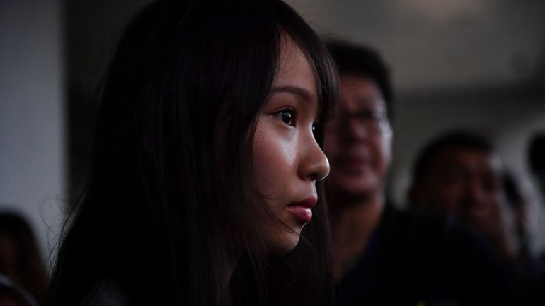 La militante Agnes Chow, symbole de la jeunesse en lutte contre Pékin, ne respecte pas ses conditions de libération, selon Hong Kong
