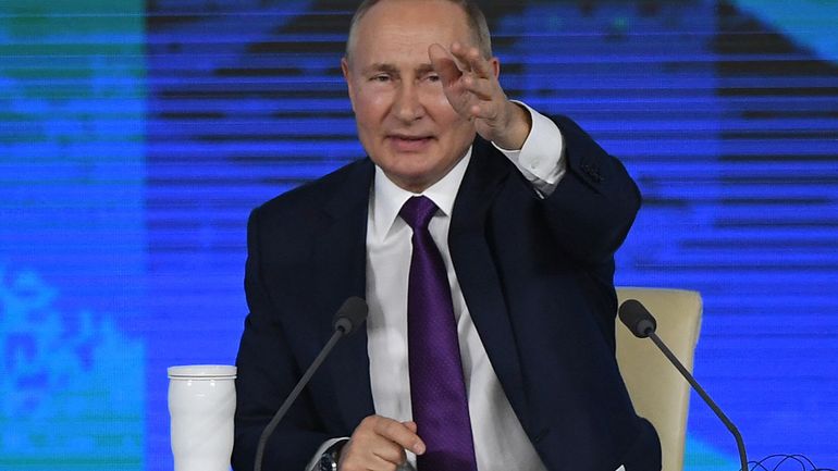 Vladimir Poutine a tenu sa conférence de presse annuelle: « Il adopte une stratégie de tension qui n'est pas nécessairement corrélée à l'imminence d'une offensive »