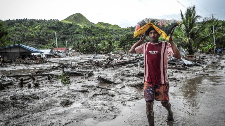 Les Philippines balayées par une tempête : le bilan du passage de Naglae atteint 98 morts
