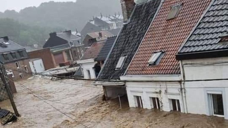 Inondations en Belgique : situation critique à Pepinster, trois personnes portées disparues, des maisons se sont effondrées